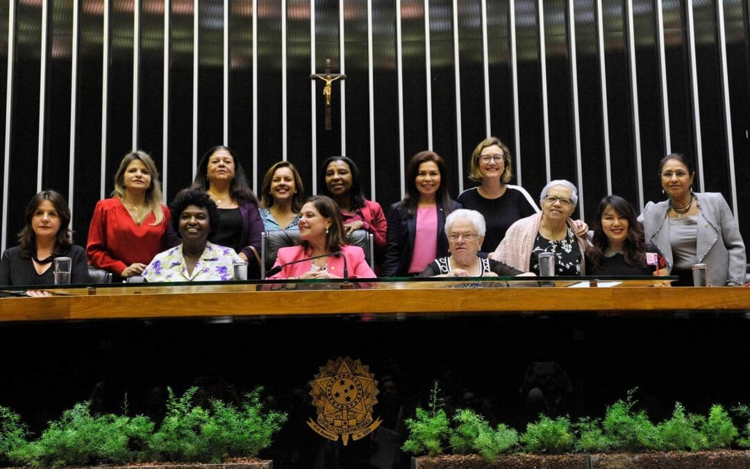 Mulheres ainda são minoria na política no Paraná