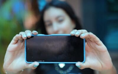 Da proibição dos celulares à educação integral para a cidadania digital