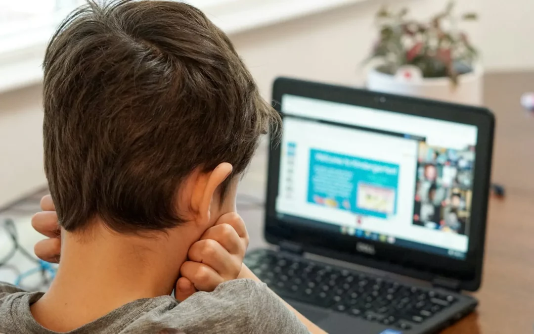 O PL 2628/22 e os direitos das crianças na internet